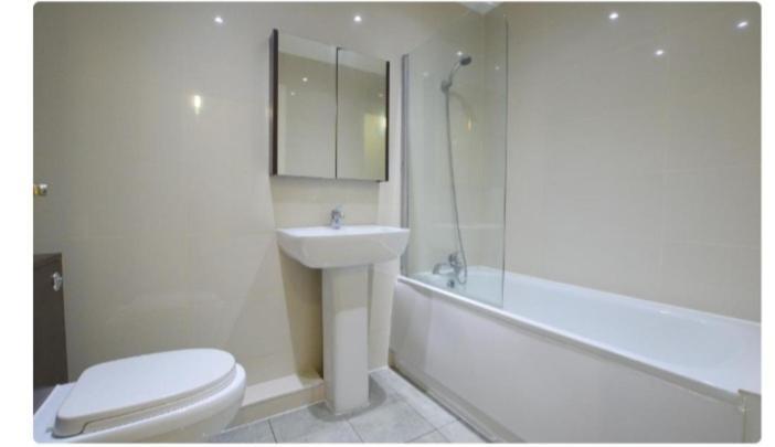 Spacious Modern Flat In Luton Town Centre Esterno foto